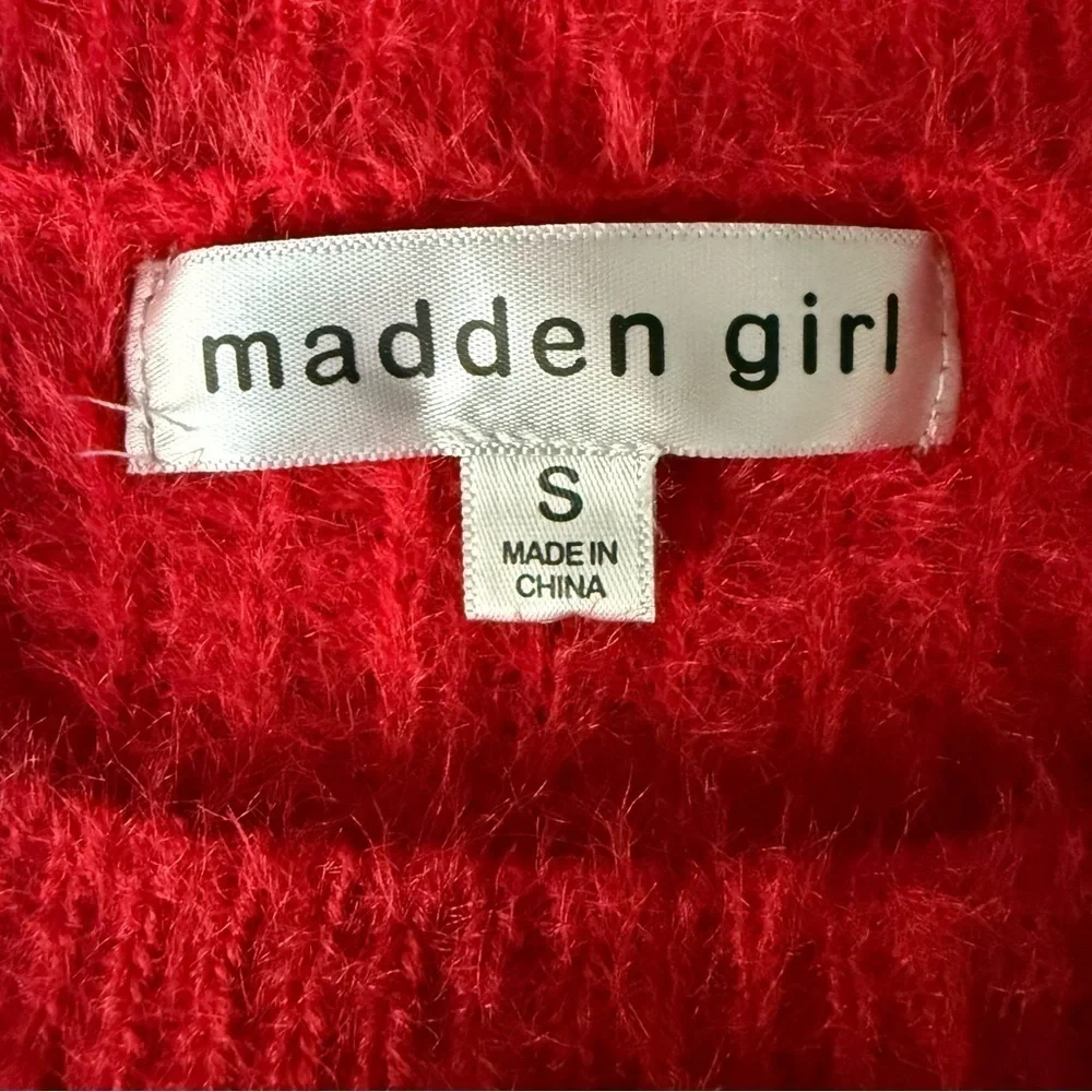 NWT Madden Girl Juniors size small soft red sweater with cutouts